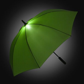 Fare Skylight 7749 windproof middelgrote paraplu met ledlamp limegroen